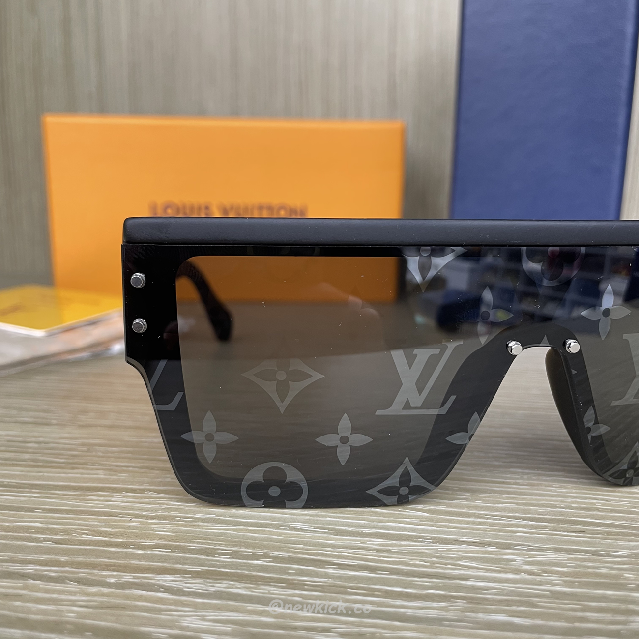 Louis Vuitton Lv Waimea Sunglasses (6) - newkick.vip