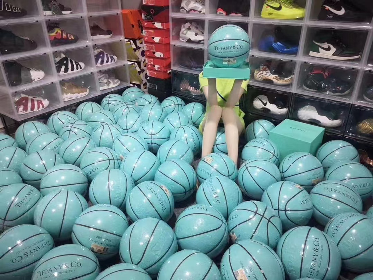 Tiffany X Cat Street X Spalding Basketball Tiffany Blue (6) - newkick.vip