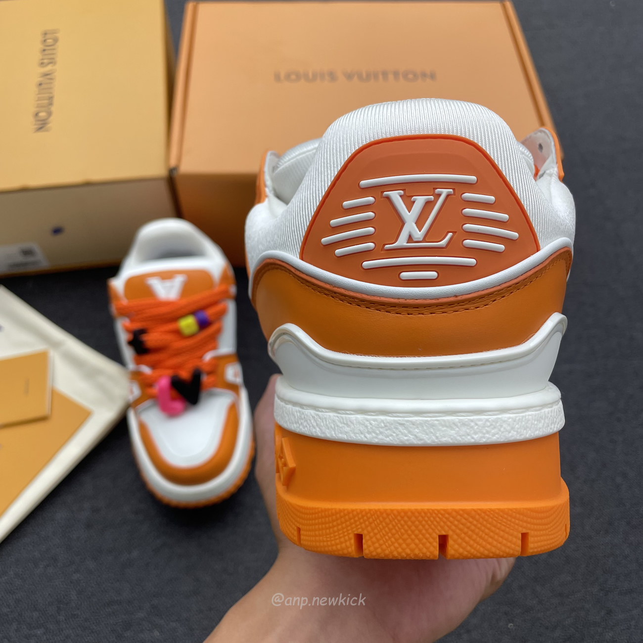 Louis Vuitton Trainer Maxi Orange Green White Black (16) - newkick.vip