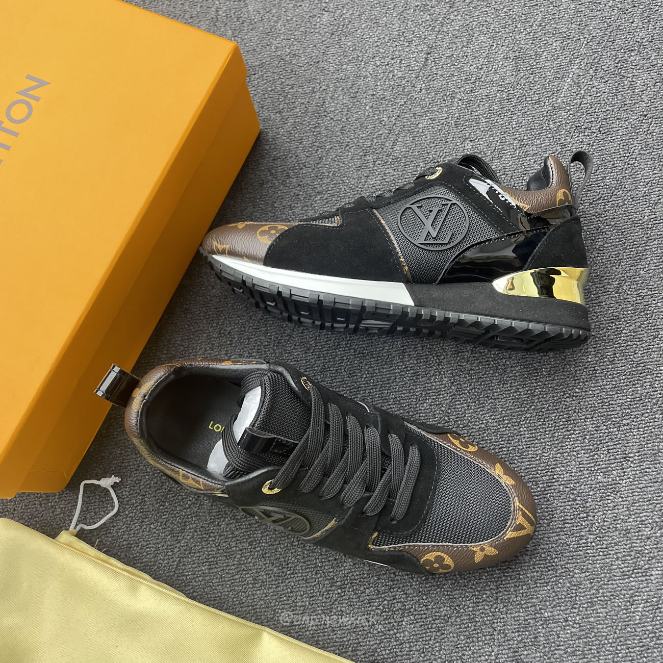 Louis Vuitton Run Away Black Gold 1a3cw0 (2) - newkick.vip