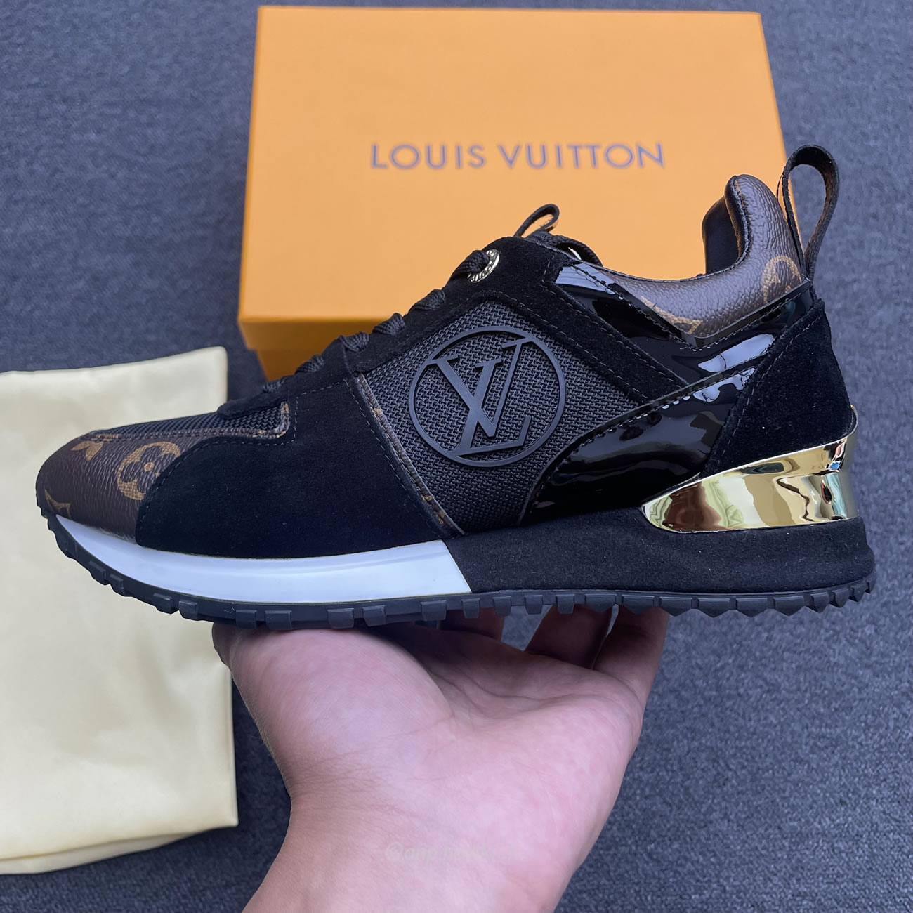 Louis Vuitton Run Away Black Gold 1a3cw0 (3) - newkick.vip