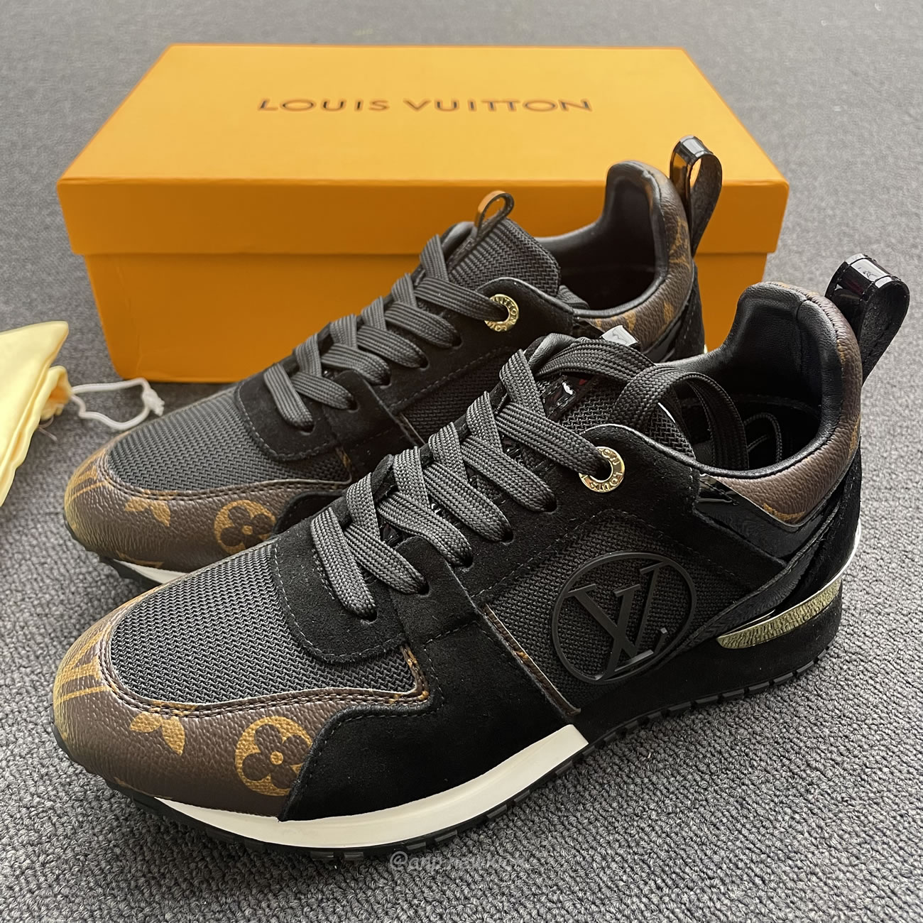 Louis Vuitton Run Away Black Gold 1a3cw0 (5) - newkick.vip