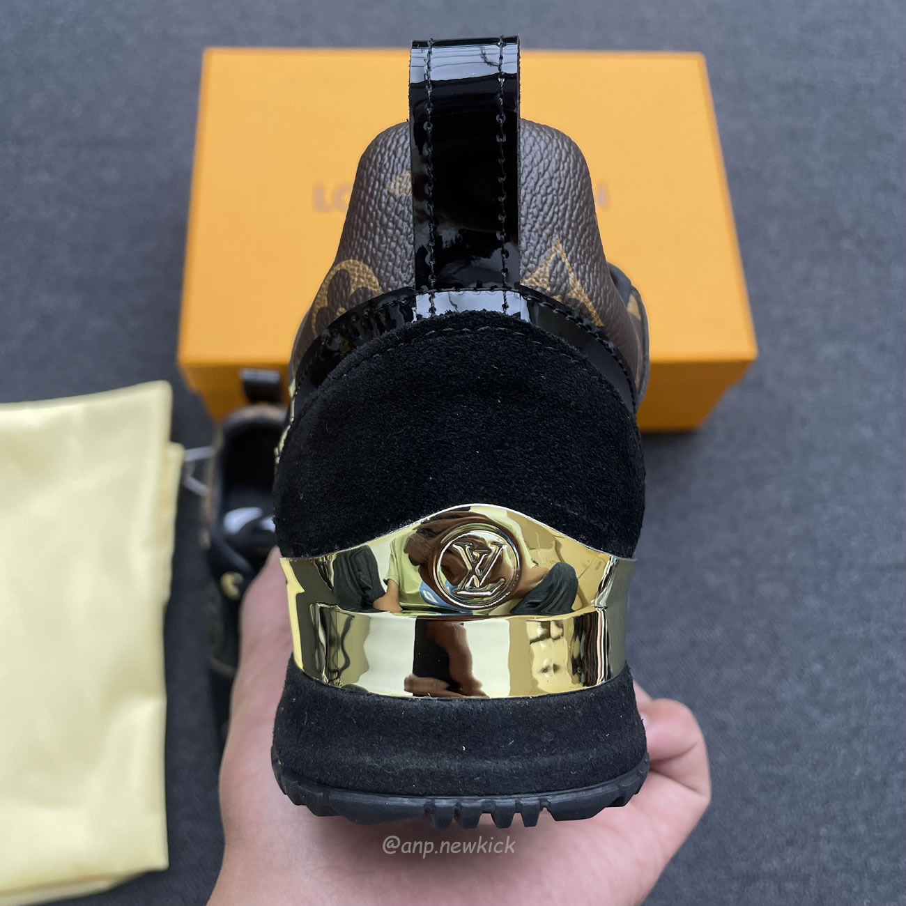 Louis Vuitton Run Away Black Gold 1a3cw0 (7) - newkick.vip