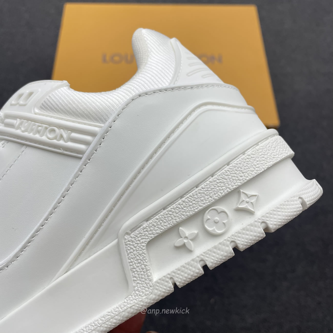 Louis Vuitton Lv Trainer Sneaker White 1a8wav (3) - newkick.vip