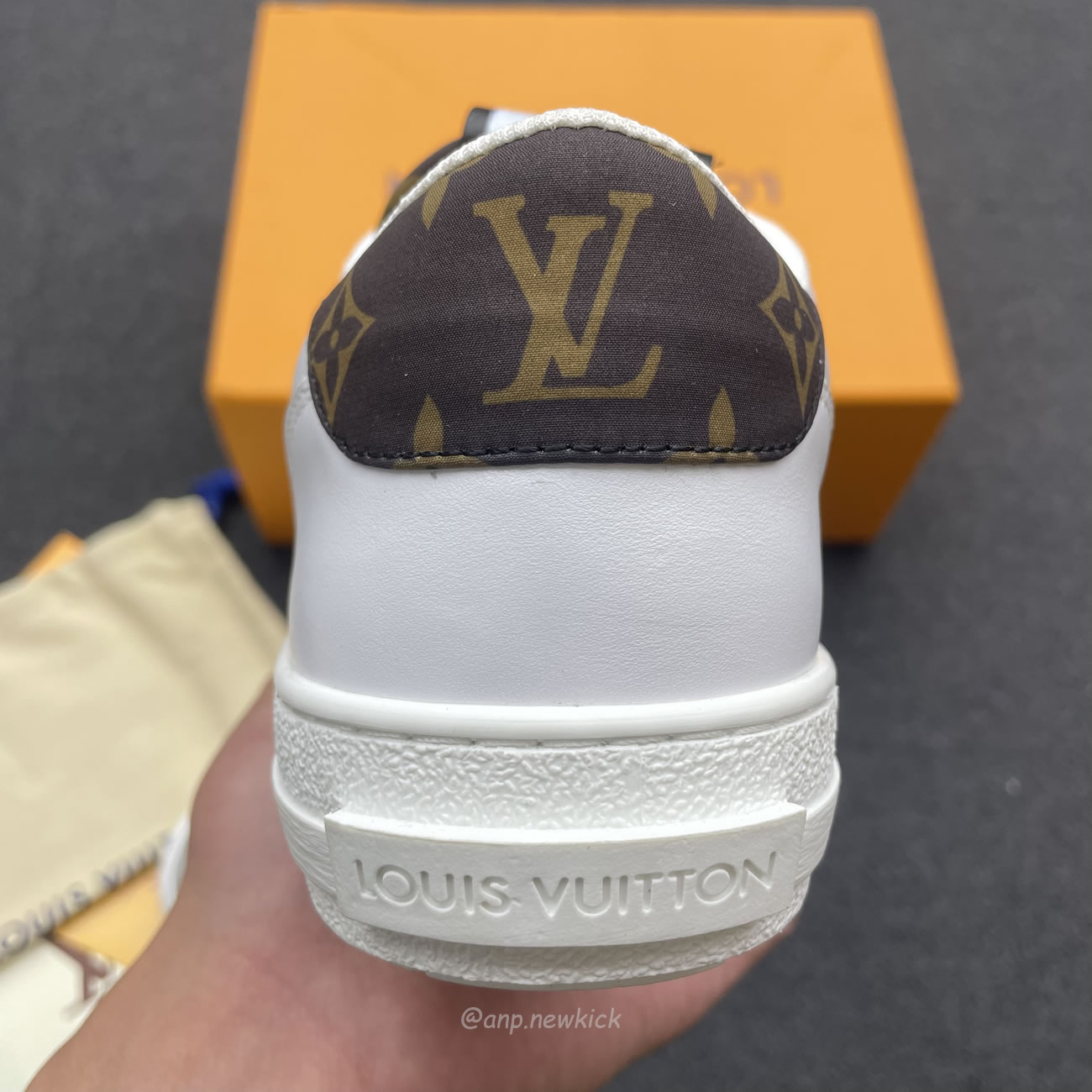 Louis Vuitton Charlie Trainers White Cacoa Brown Black 1a9jn8 (6) - newkick.vip