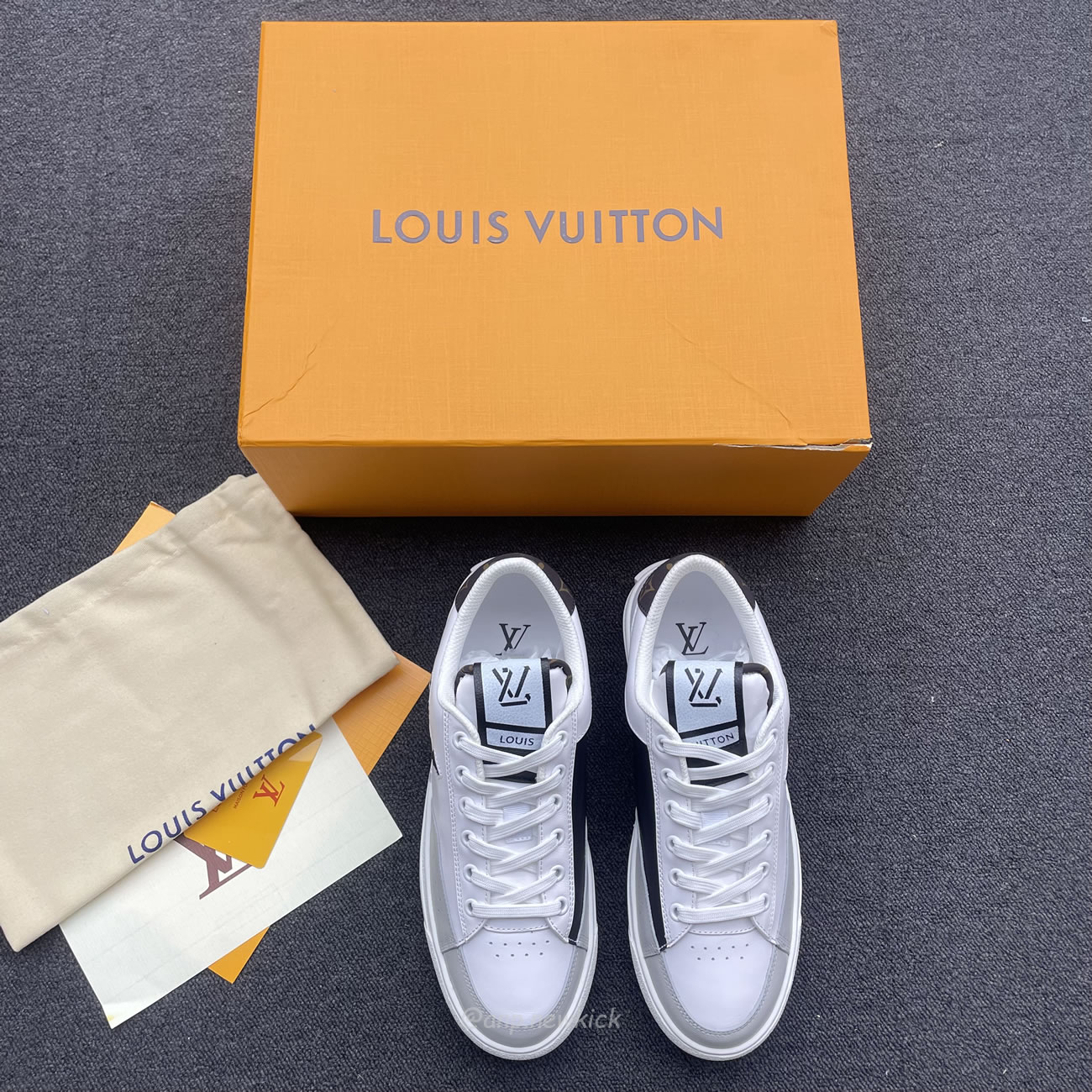 Louis Vuitton Charlie Trainers White Cacoa Brown Black 1a9jn8 (8) - newkick.vip