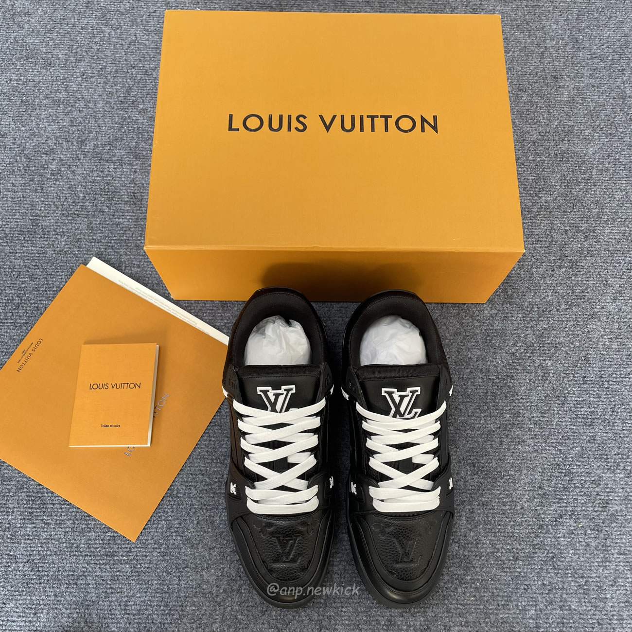 Louis Vuitton Sportschuh Schwarz Eingeprägtes Monogramm 1aarey (5) - newkick.vip