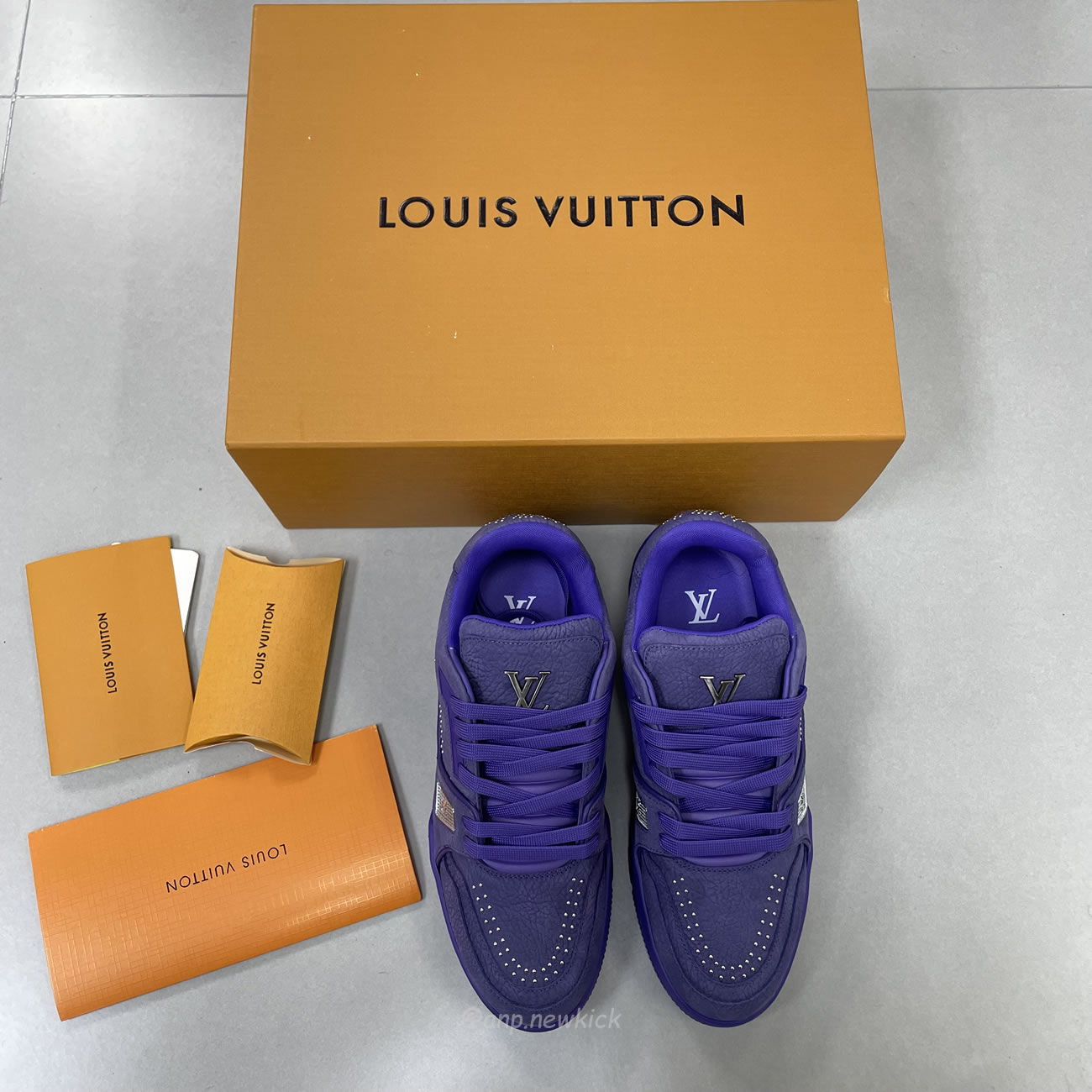 Louis Vuitton Lv Trainer Maxi Sneaker Violet 1adhae (9) - newkick.vip