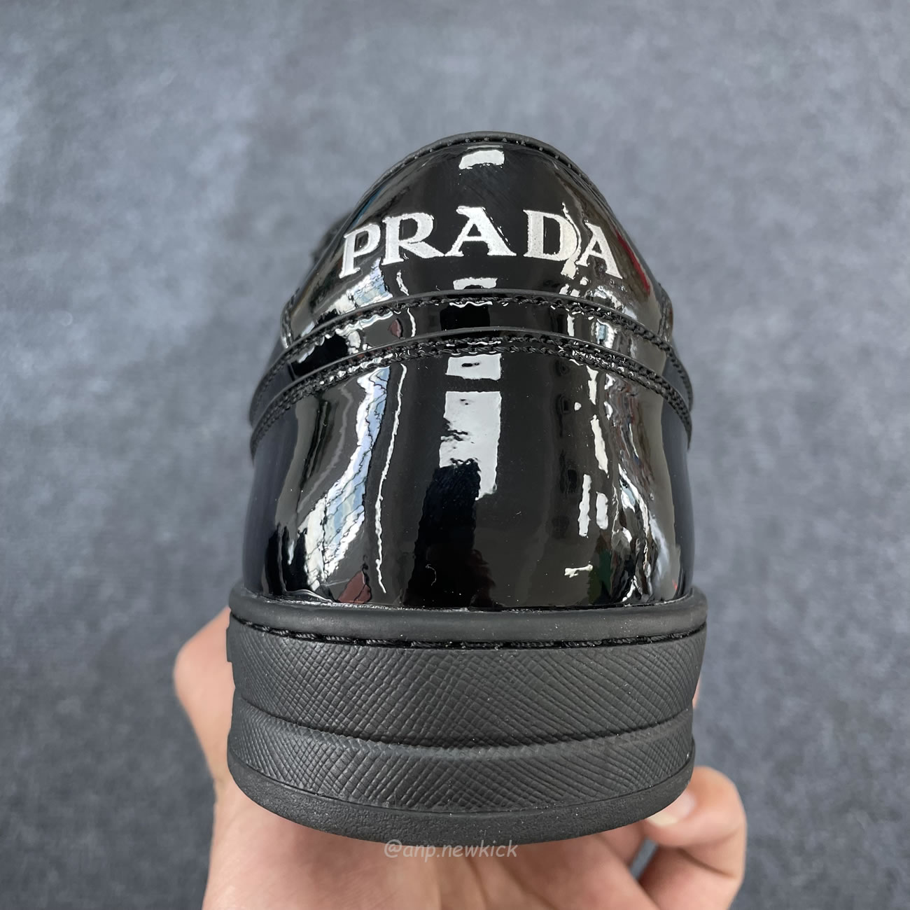 Prada Sneakers Mid Top Black Patent Leather 1e792m 069 F0002 F B030 (5) - newkick.vip