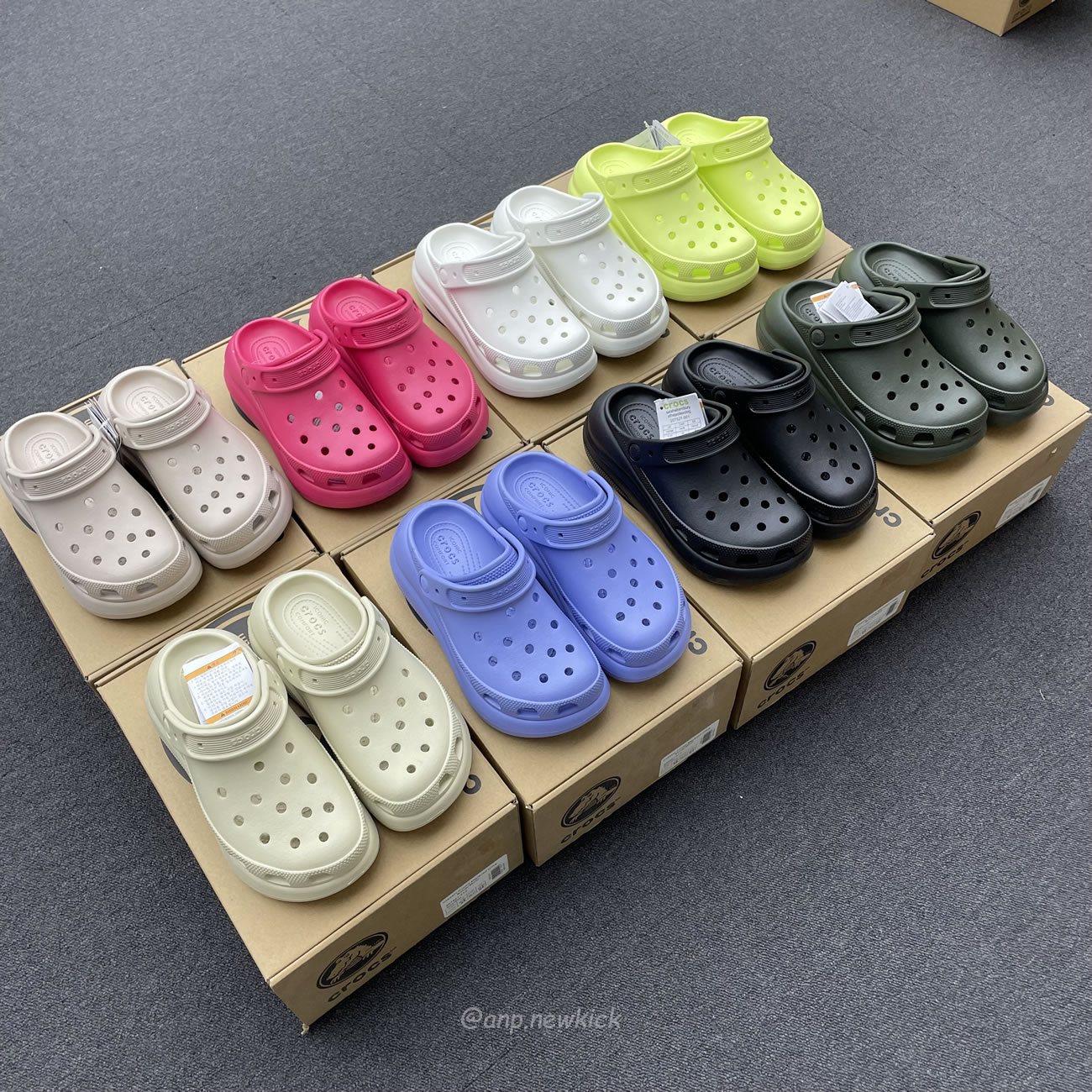 Crocs Classic Crush Clog Bone Multi Black White Green Blue Grey Red Green Dark Green Brown 207521 (2) - newkick.vip