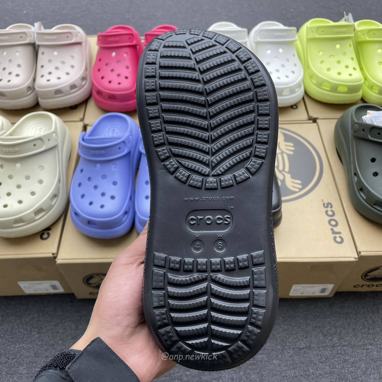 Crocs Classic Crush Clog Bone Multi Black White Green Blue Grey Red Green Dark Green Brown 207521 (21) - newkick.vip