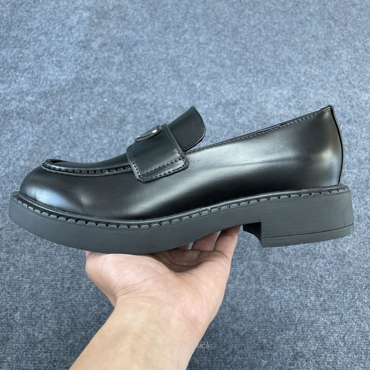 Prada 35mm Loafer Black Brushed Leather 2de127 055 F0002 (2) - newkick.vip