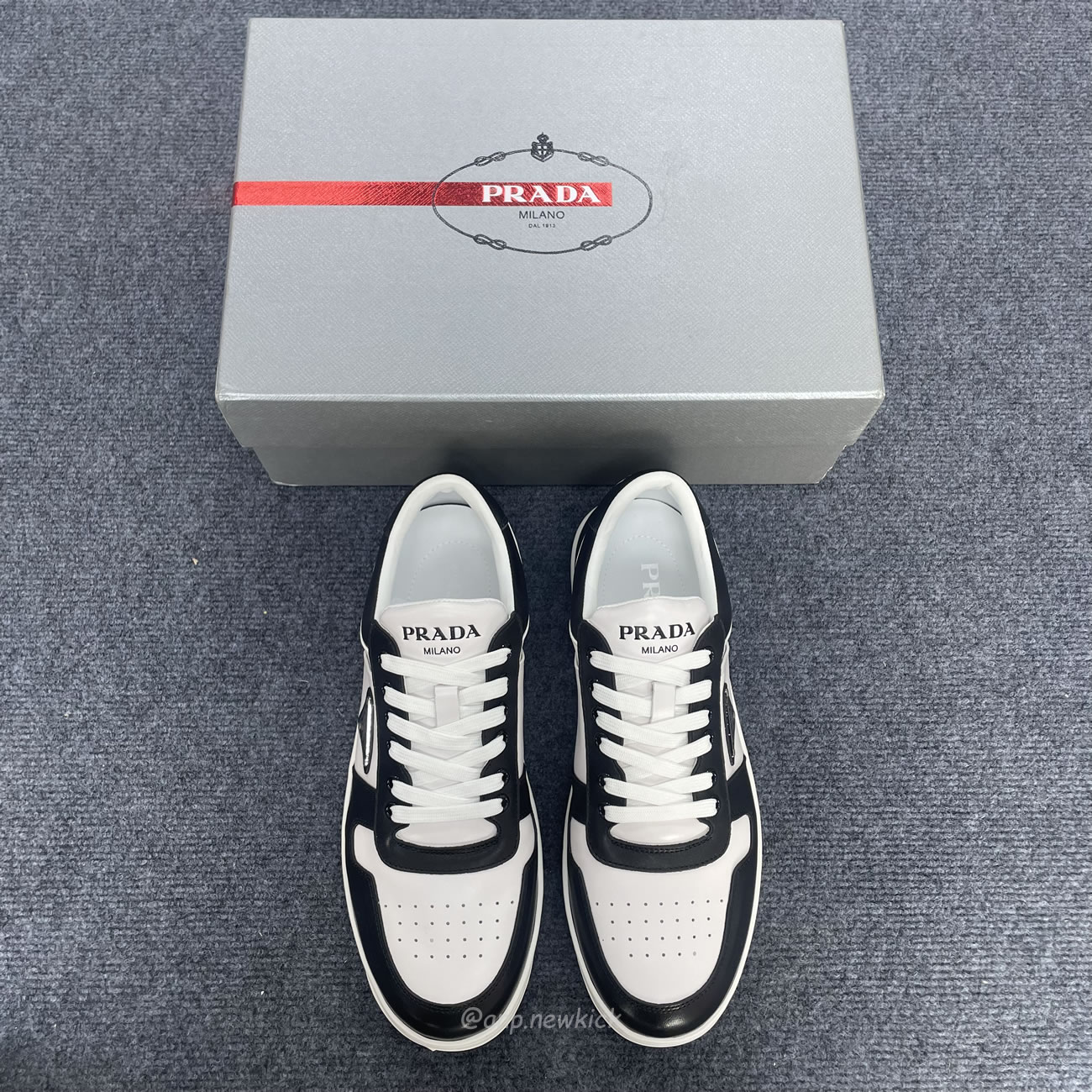 Prada Downtown Low Top Sneakers Leather White Black 2ee364 3lkg F0964 (3) - newkick.vip