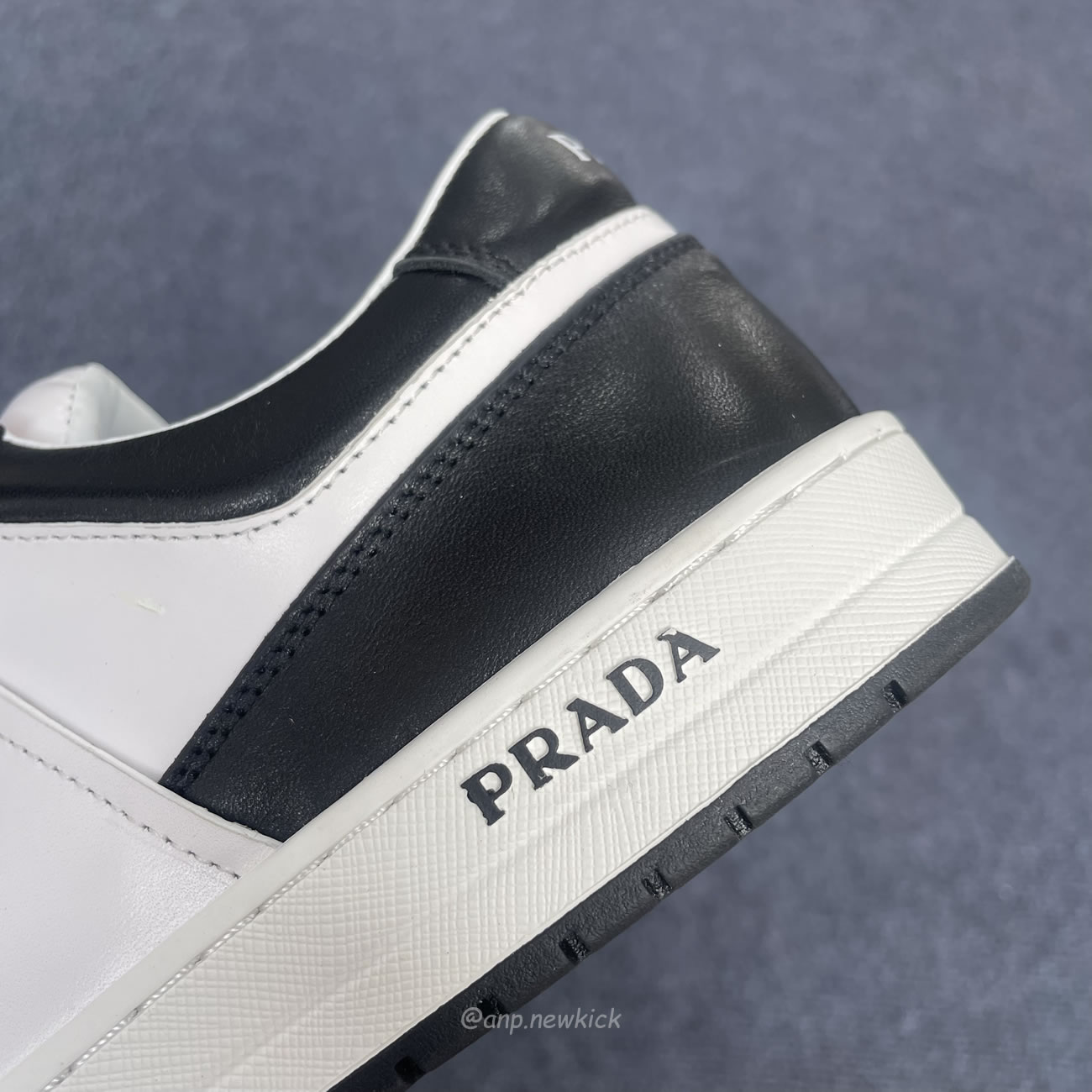 Prada Downtown Low Top Sneakers Leather White Black 2ee364 3lkg F0964 (7) - newkick.vip