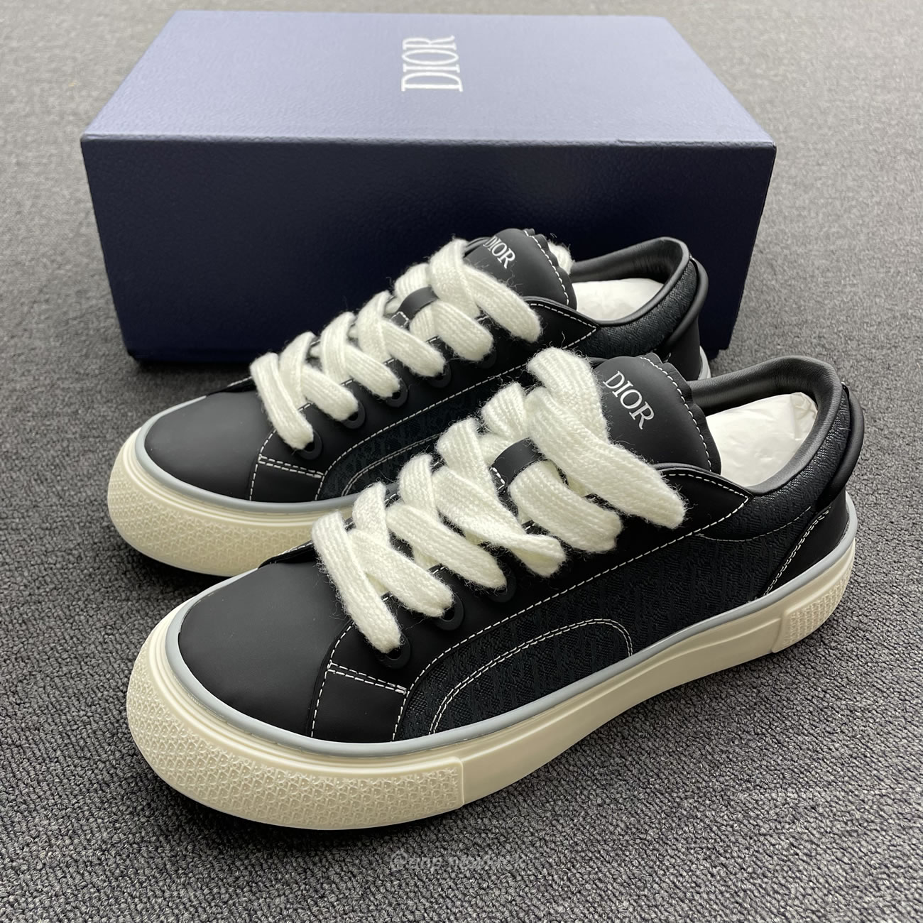 Dior B33 Sneaker Black Smooth Calfskin Oblique Jacquard 3sn303zwn55936 (10) - newkick.vip