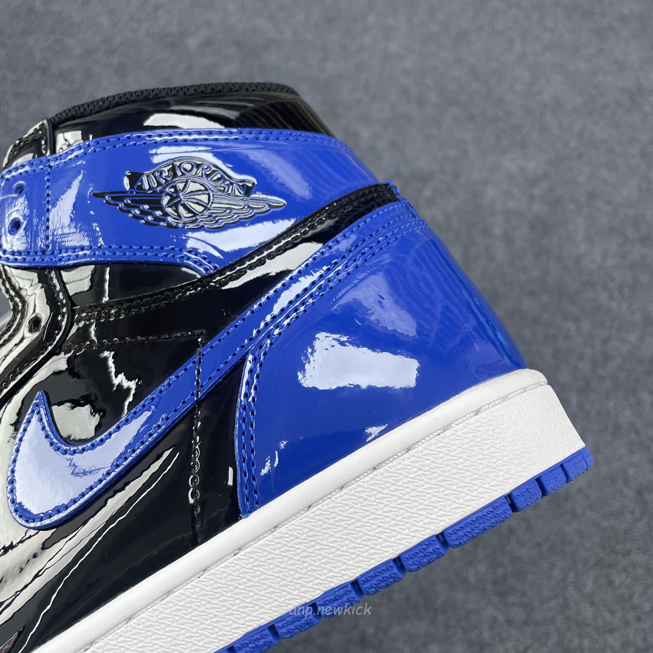 Air Jordan 1 Retro High Og Patent Royal 555088 404 (7) - newkick.vip