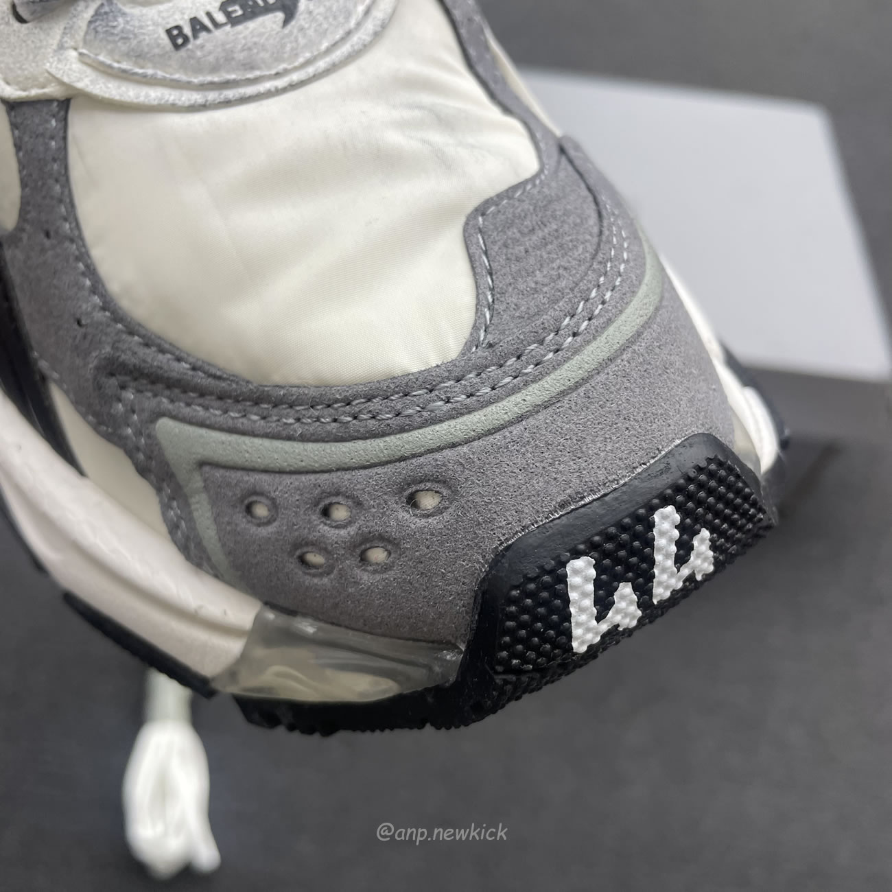 Balenciaga Runner Grey White Black 772774w3rny9012 (3) - newkick.vip