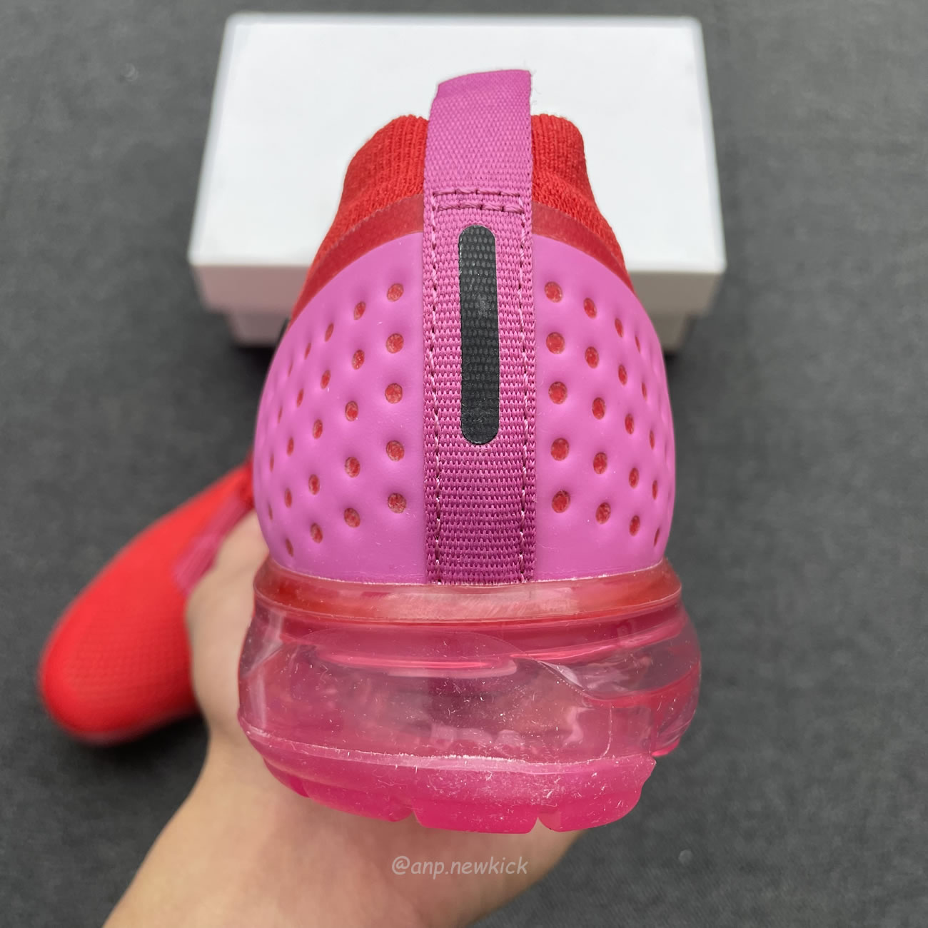 Nike Air Vapormax Moc 2 University Red Fuchsia Blast Womens Aj6599 600 (2) - newkick.vip