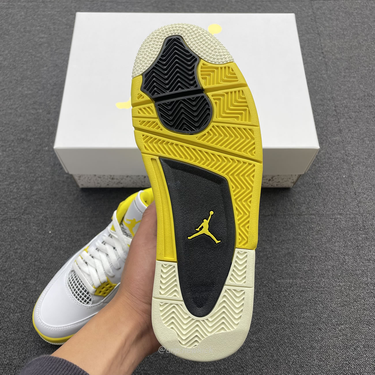 Air Jordan 4 Retro Vivid Sulfur Womens Aq9129 101 (10) - newkick.vip