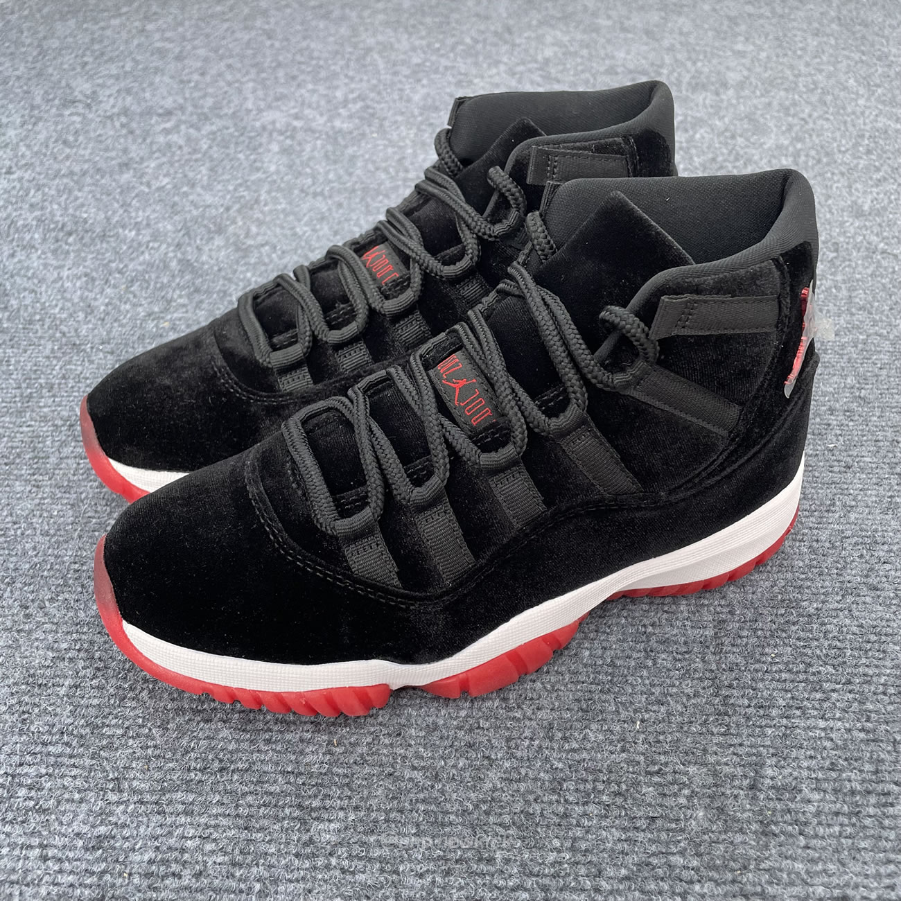 Air Jordan 11 Bred Velvet Arrives Db5457 061 (5) - newkick.vip