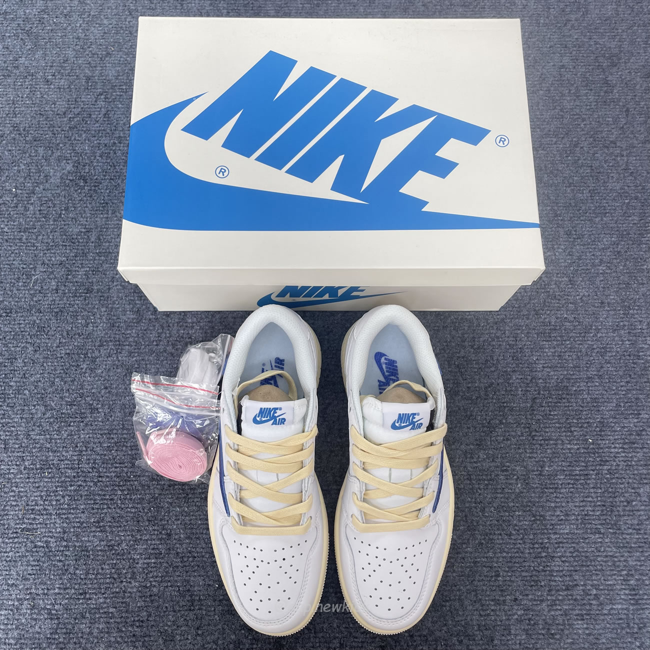 Travis Scott X Fragment Design X Air Jordan 1 Low White Blue Dh68369 186 (2) - newkick.vip