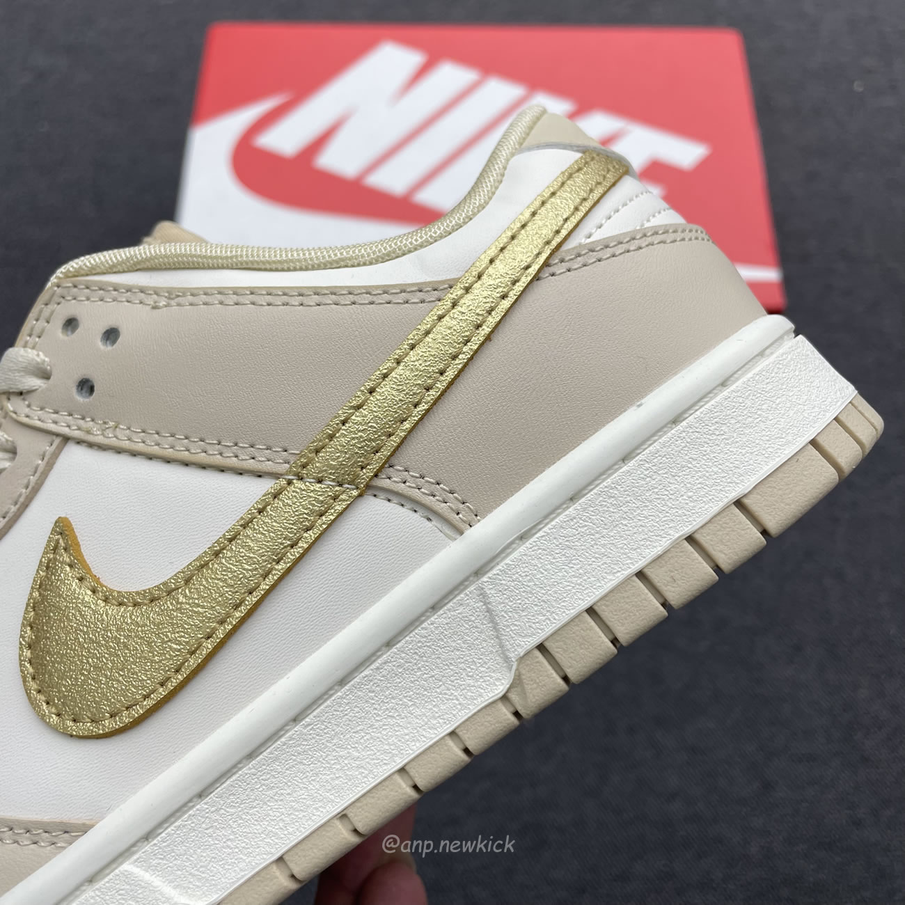 Nike Dunk Low Gold Swoosh Dx5930 001 (2) - newkick.vip