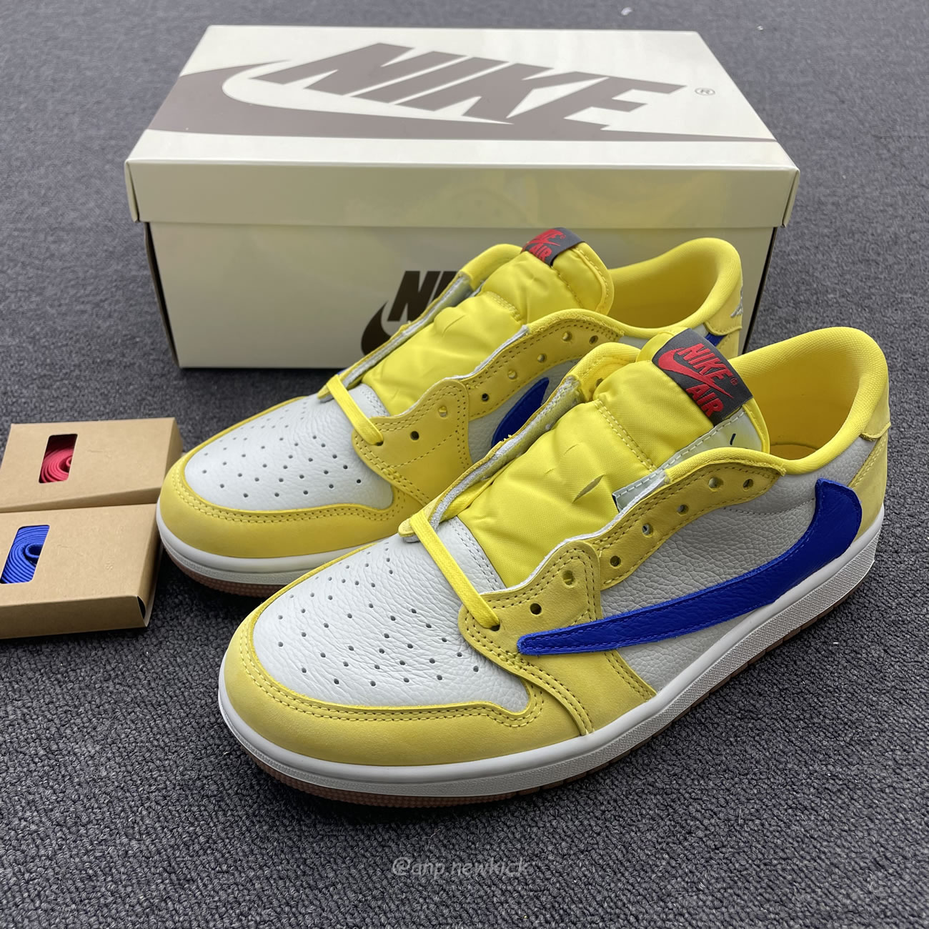 Travis Scott X Nike Air Jordan 1 Retro Low Og Sp Canary Dz4137 700 (12) - newkick.vip