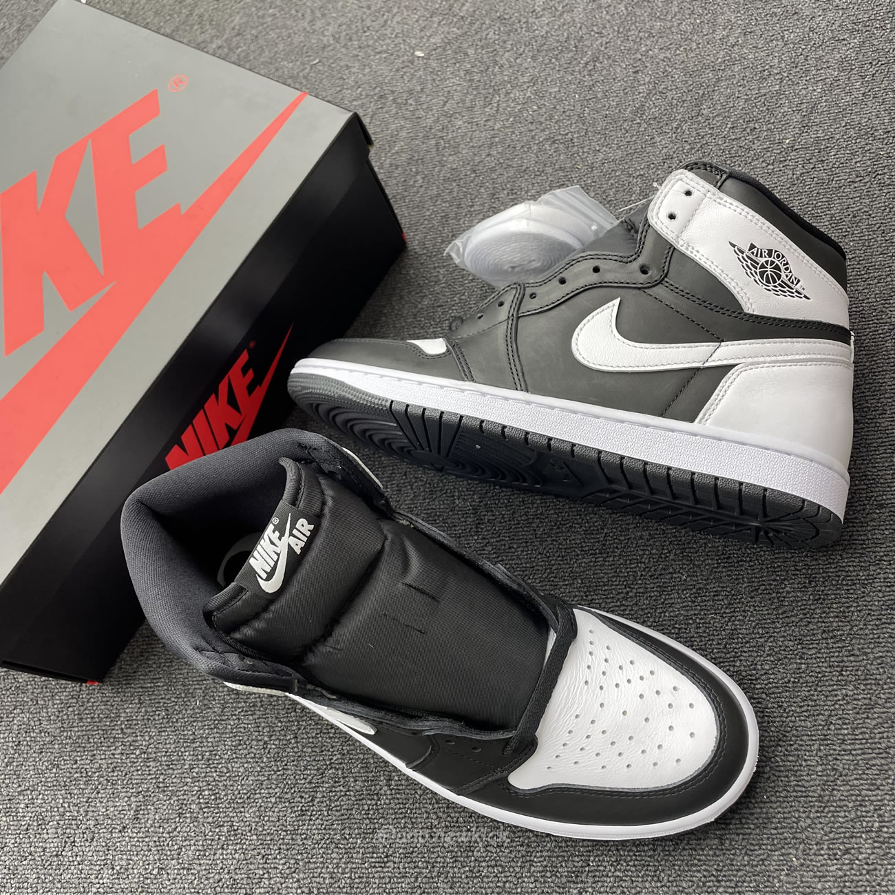 Air Jordan 1 Retro High Og Black White Dz5485 010 (2) - newkick.vip