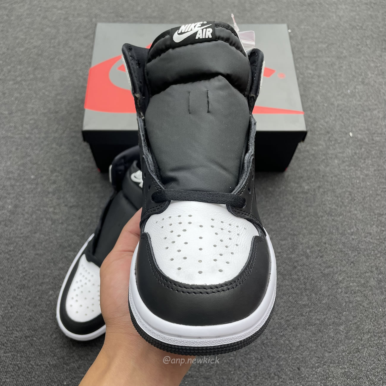 Air Jordan 1 Retro High Og Black White Dz5485 010 (5) - newkick.vip