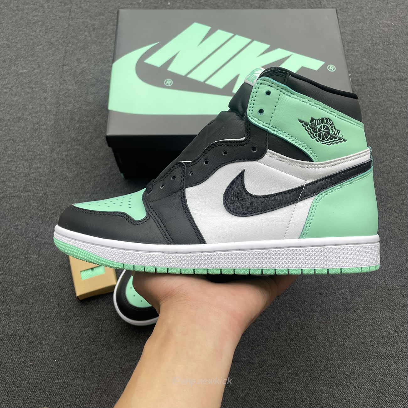 Air Jordan 1 Retro High Og Green Glow Dz5485 130 (4) - newkick.vip