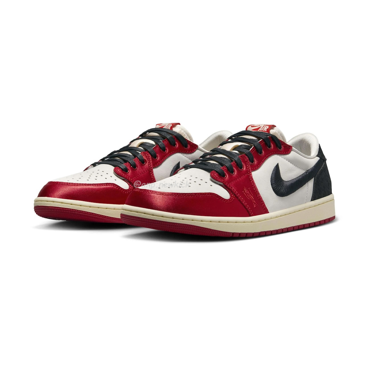 Air Jordan 1 Retro Low Og Trophy Room Away Fn0432 100 (2) - newkick.vip