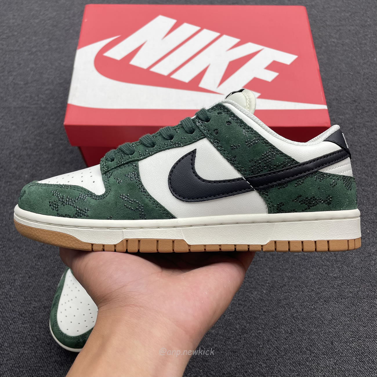 Nike Dunk Low Green Snake Womens Fq8893 397 (13) - newkick.vip