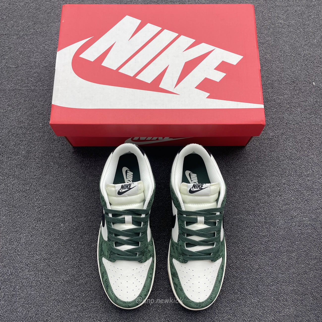 Nike Dunk Low Green Snake Womens Fq8893 397 (4) - newkick.vip