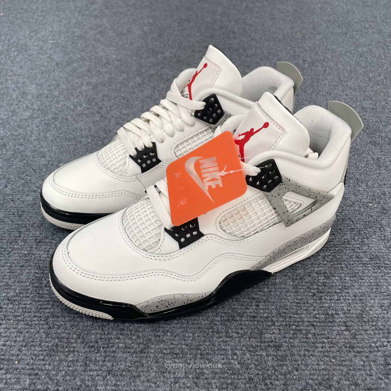 Air Jordan 4 Retro White Cement 2025 Fv5029 100 (3) - newkick.vip