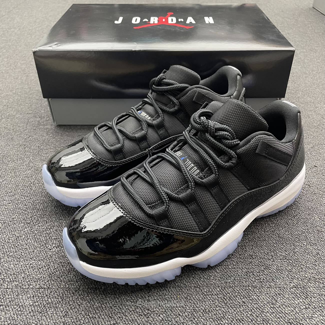 Air Jordan 11 Retro Low Space Jam Fv5104 004 (5) - newkick.vip