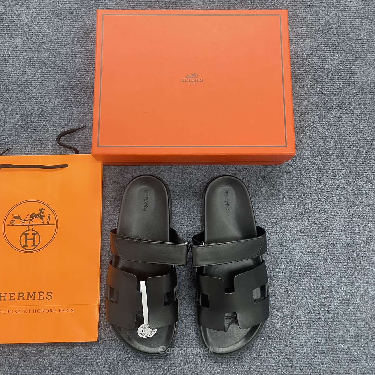 Hermes Chypre Sandal Noir Calfskin Leather H211865z (3) - newkick.vip