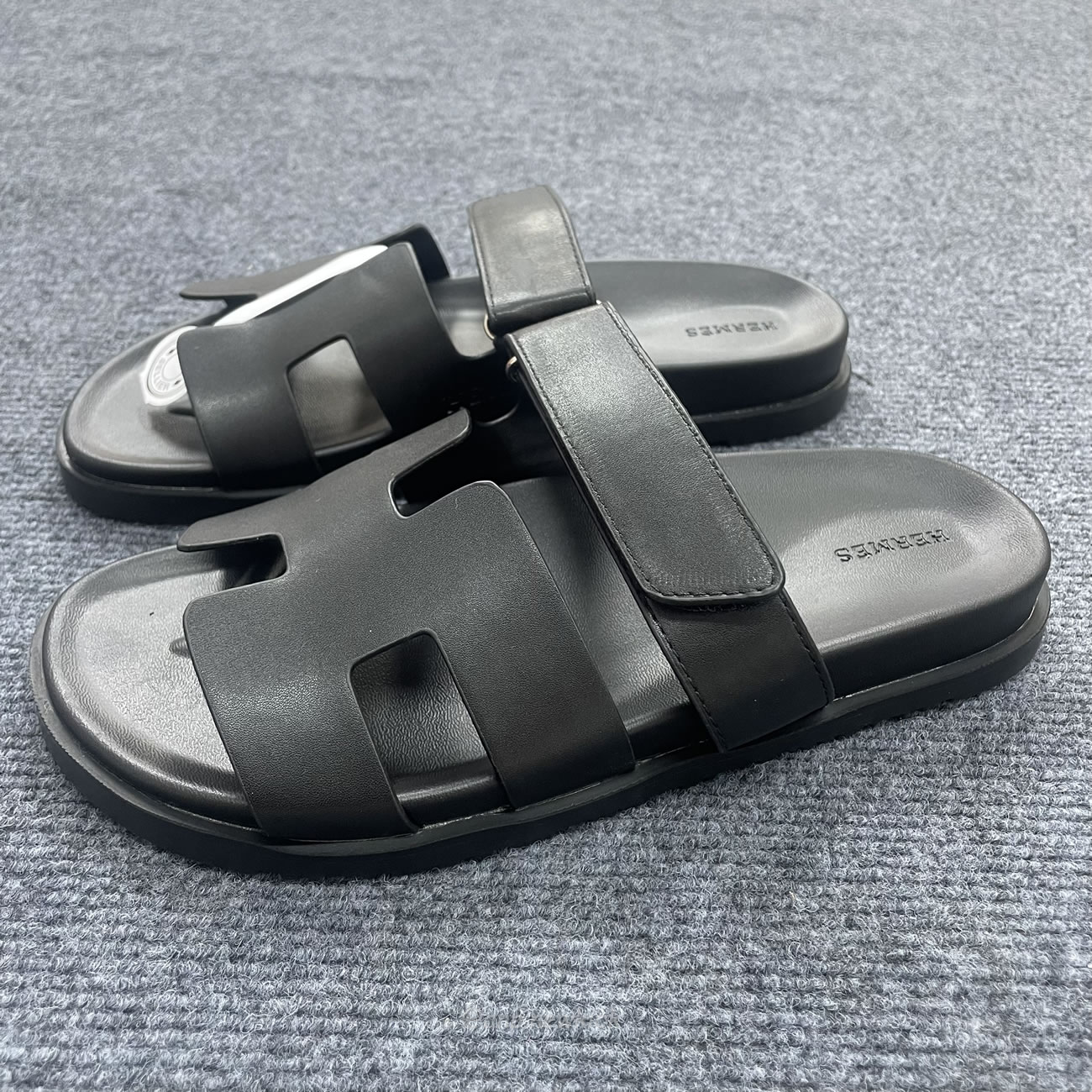 Hermes Chypre Sandal Noir Calfskin Leather H211865z (4) - newkick.vip