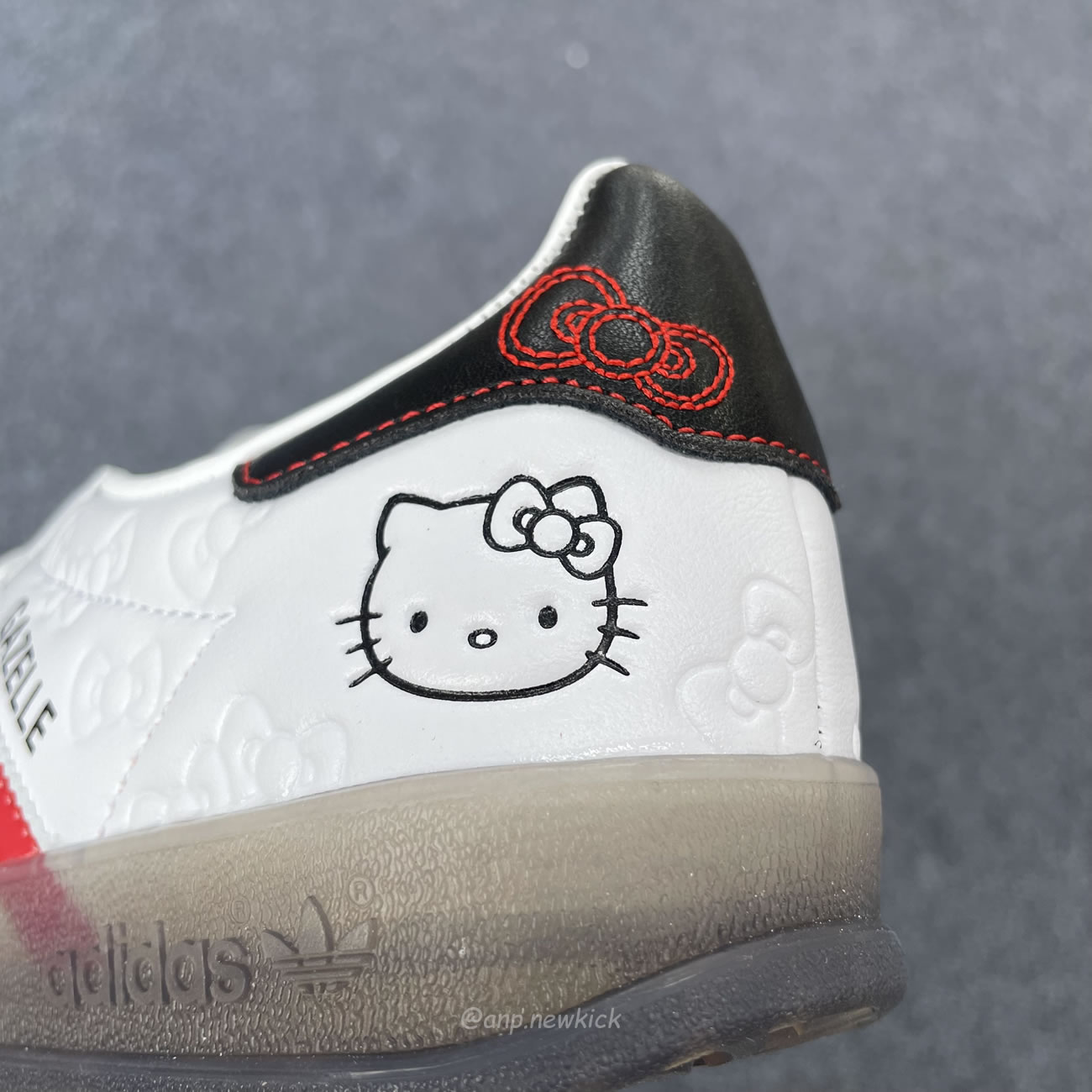 Adidas Gazelle Indoor Hello Kitty Womens Ii0013 (3) - newkick.vip