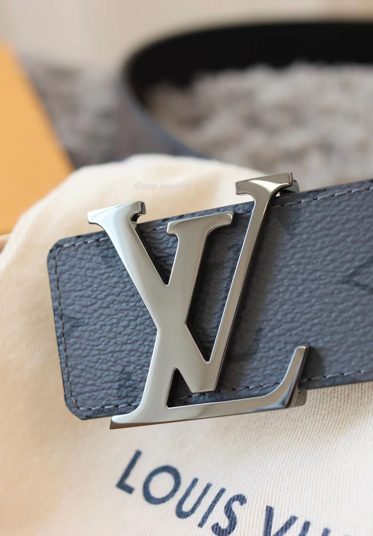 Louis Vuitton Reversible Belt Initiales Monogram Eclipse Reverse 40mm Gray M0285t (2) - newkick.vip