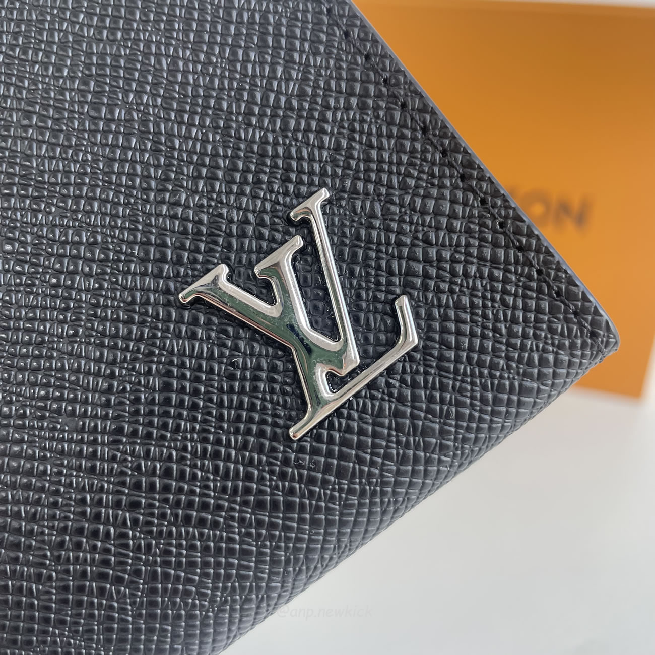 Louis Vuitton Pochette Voyage M30450 (6) - newkick.vip