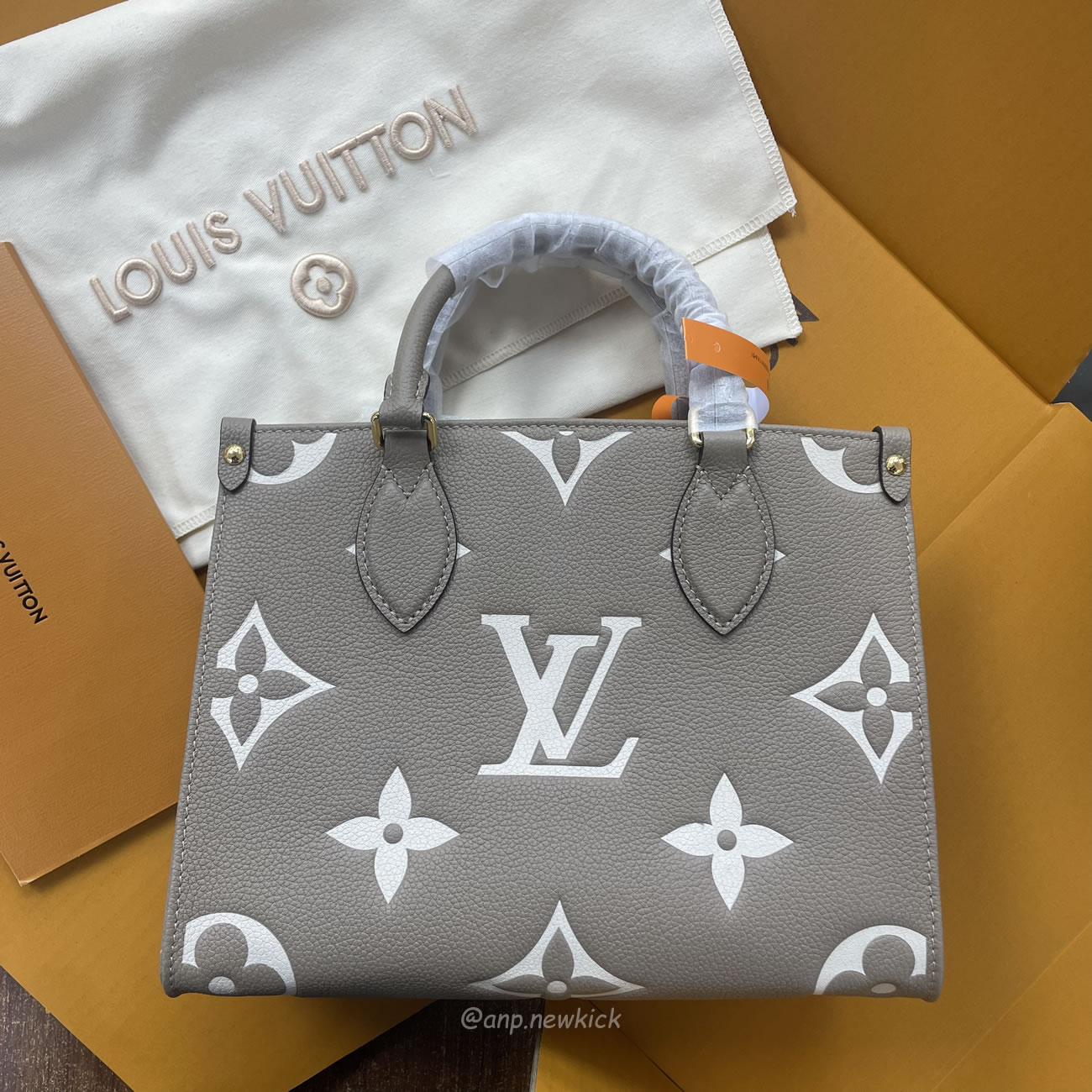 Louis Vuitton Onthego Pm Tote Bag M45779 (3) - newkick.vip