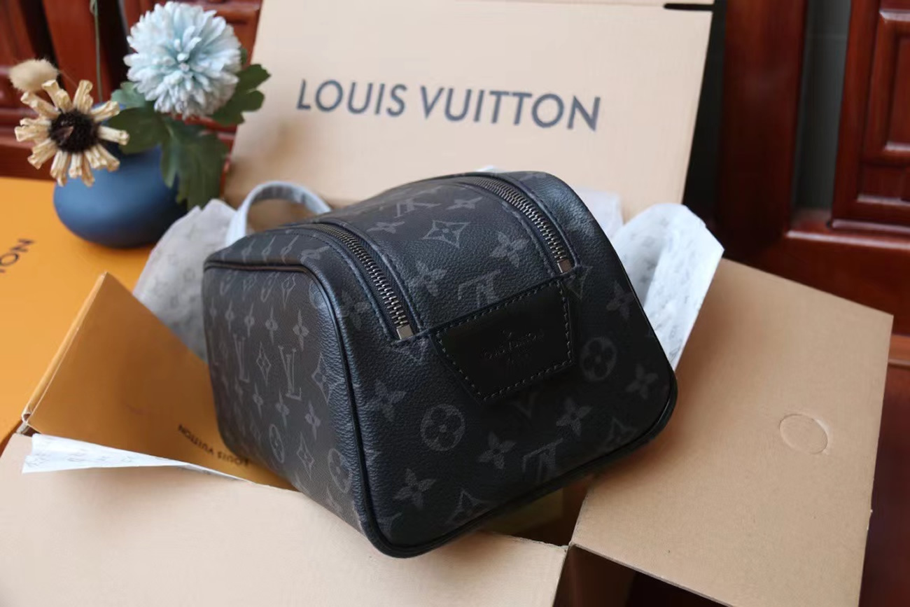 Louis Vuitton Dopp Kit M46354 (10) - newkick.vip