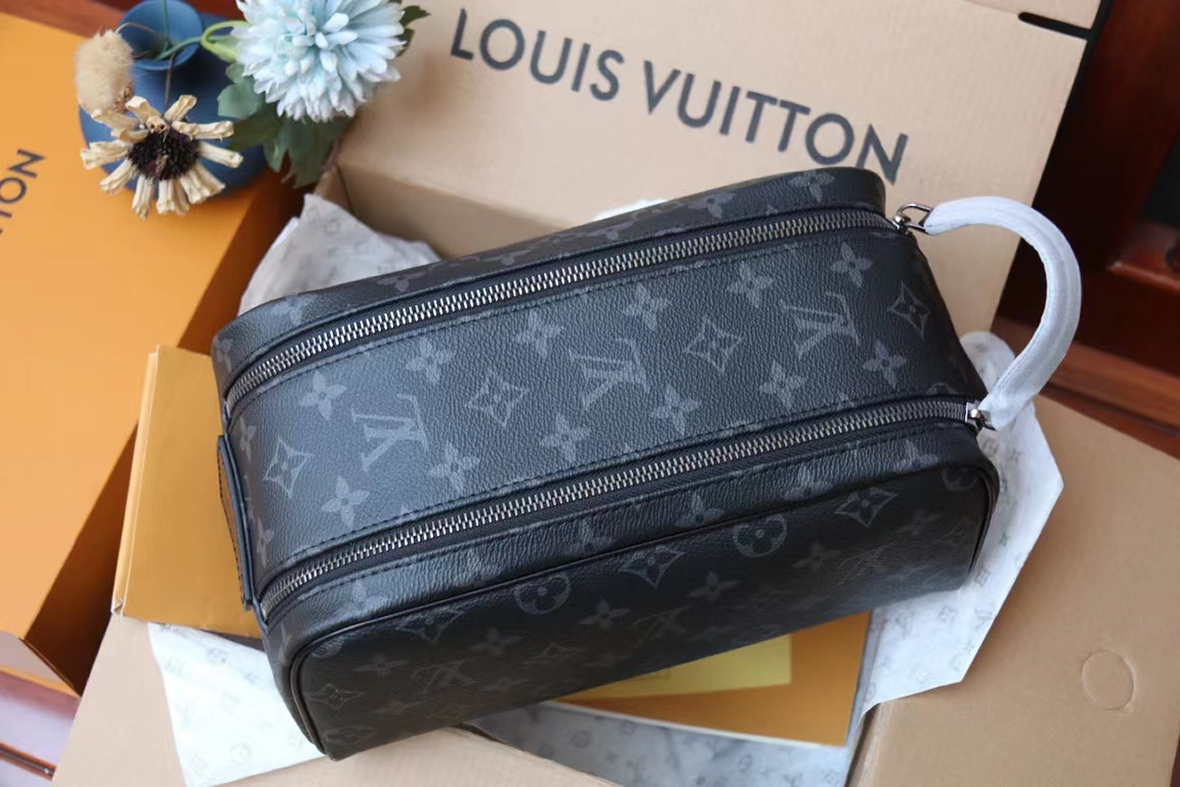 Louis Vuitton Dopp Kit M46354 (12) - newkick.vip