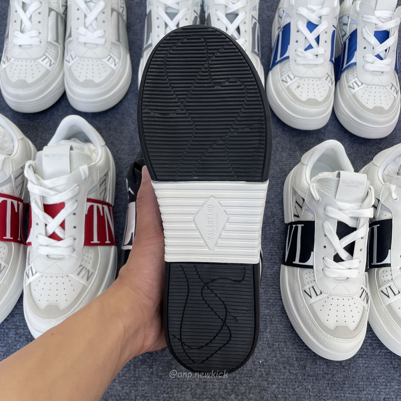 Valentino Garavani Vl7n Sneaker Low Top White Black Grey Red Blue Ys0c58wrq 24p (10) - newkick.vip