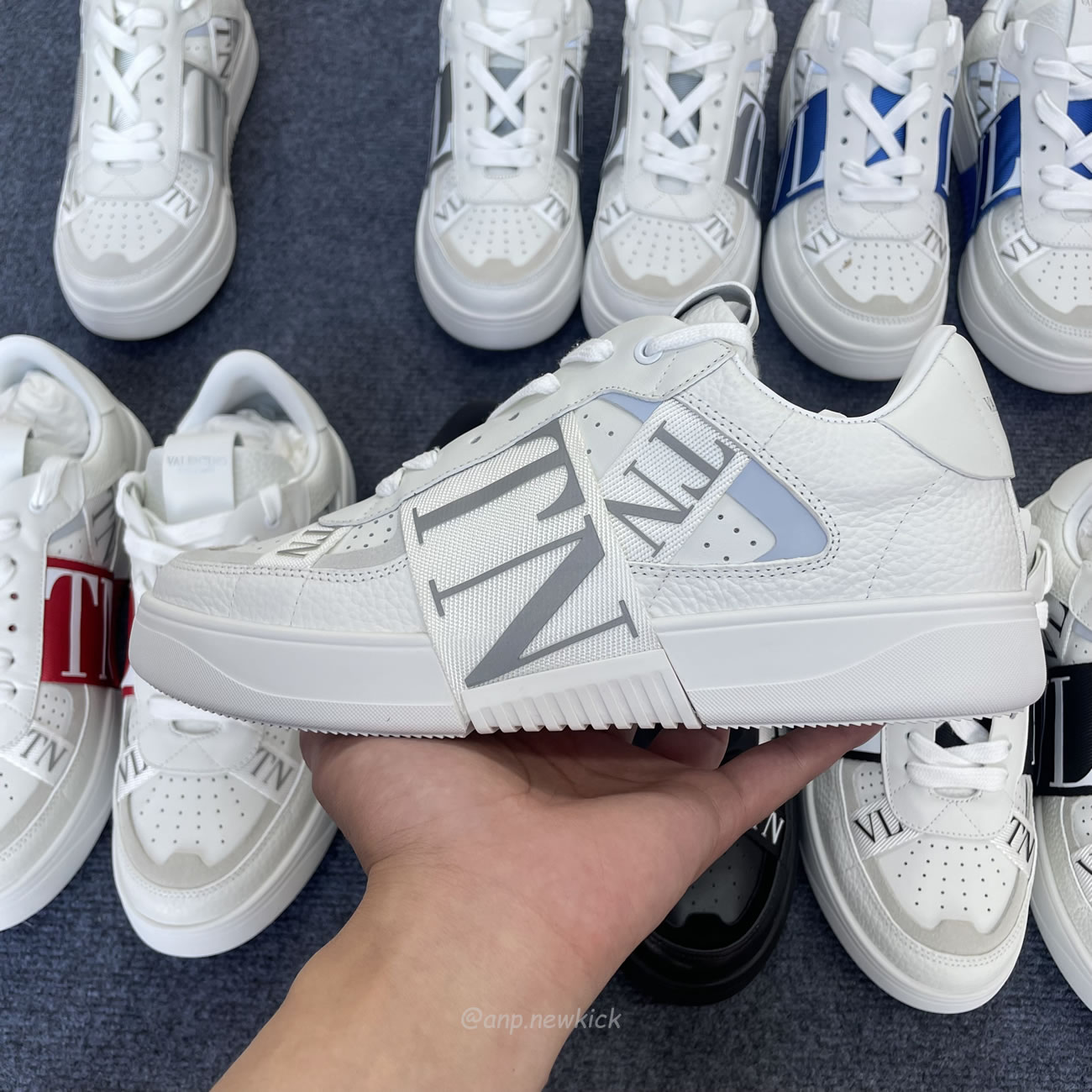 Valentino Garavani Vl7n Sneaker Low Top White Black Grey Red Blue Ys0c58wrq 24p (20) - newkick.vip