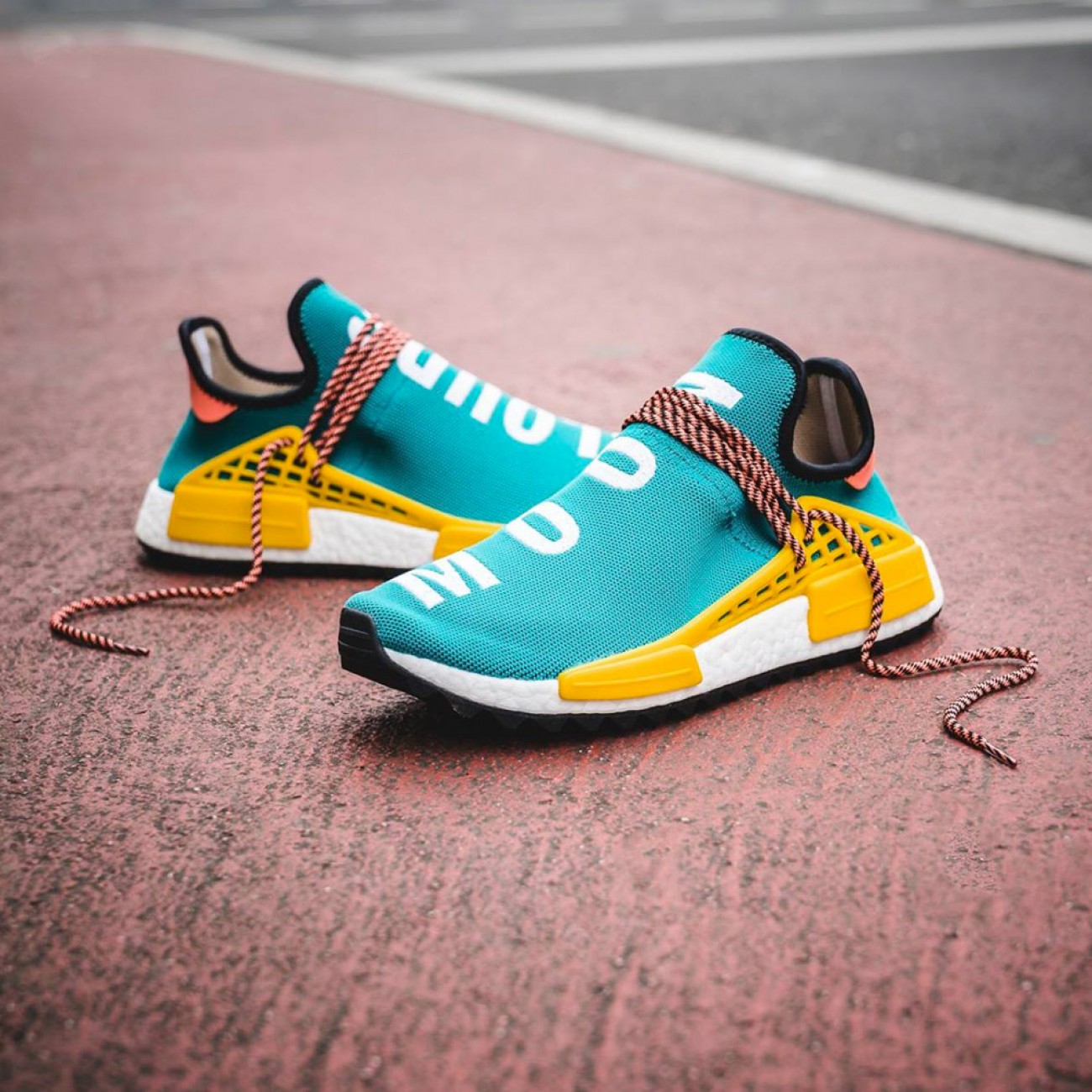 PHARRELL WILLIAMS X ADIDAS NMD HU TRAIL SUN GLOW/EQT YELLOW