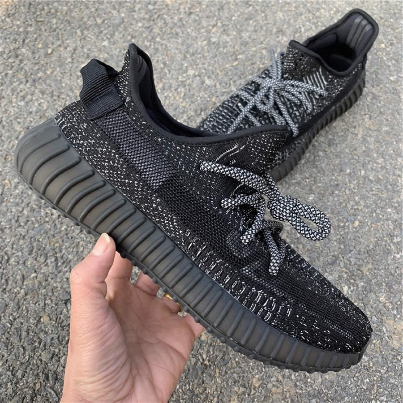 adidas Yeezy Boost 350 V2 "Static Refective" Triple Black Venom EF2367