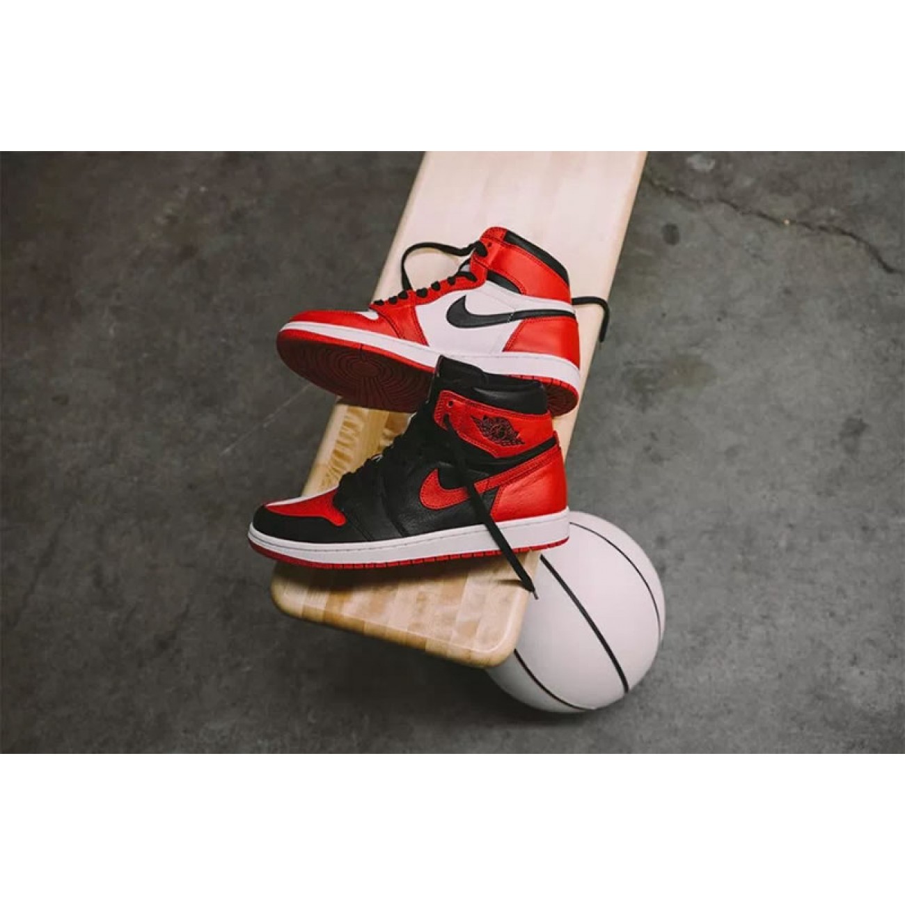 Air Jordan 1 "Homage to Home" 861428-061