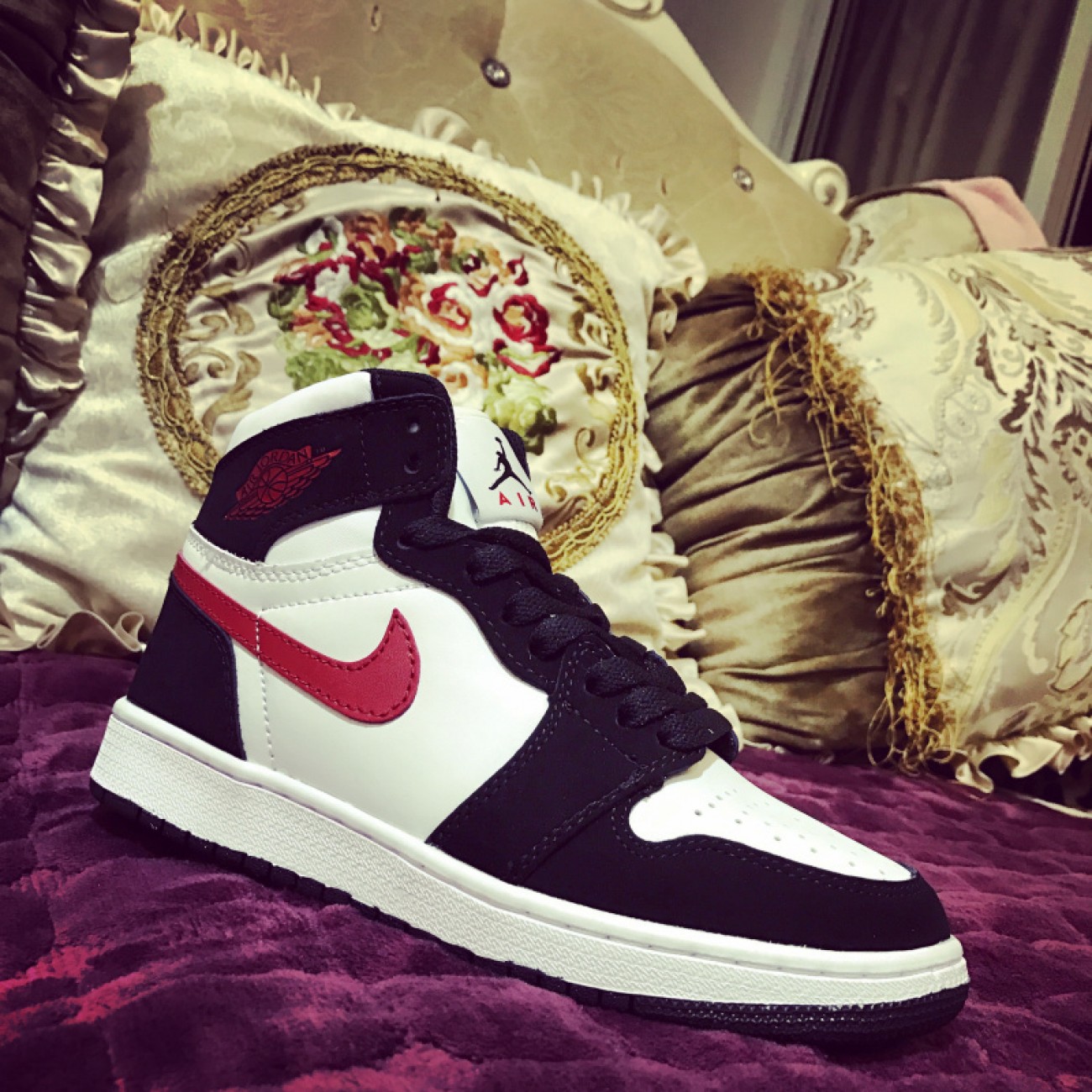 Air Jordan 1 Retro High GS "Panda" 879631-302