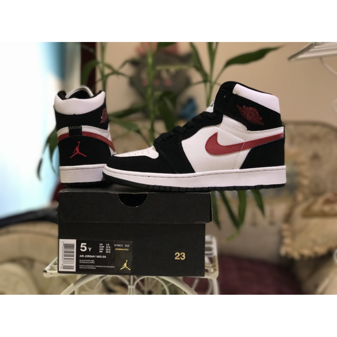 Air Jordan 1 Retro High GS "Panda" 879631-302